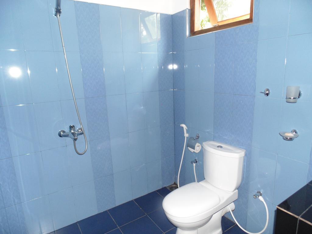 White Eagle Hotel Сигирия Стая снимка